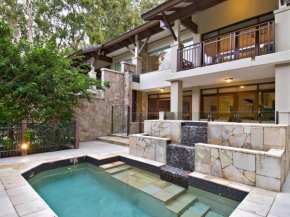 Pullman Palm Cove Sea Temple Resort & Spa